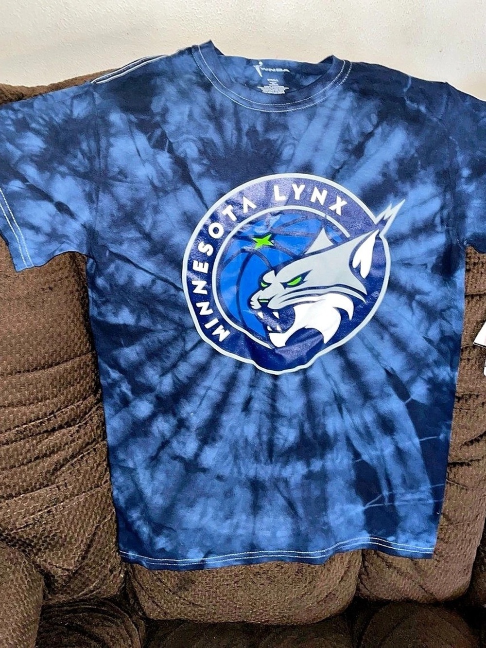 Men’s size Small NWT Minnesota Lynx graphic tee Tie-Dye t shirt